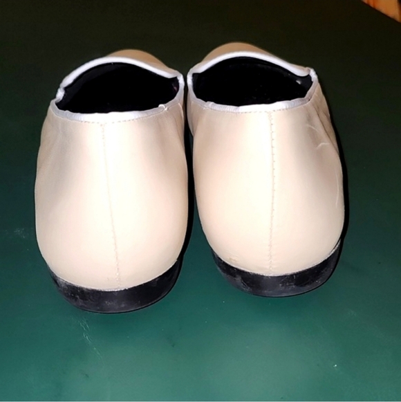 Sabrina, Size 10 white leather flats rubber sole - Picture 6 of 6